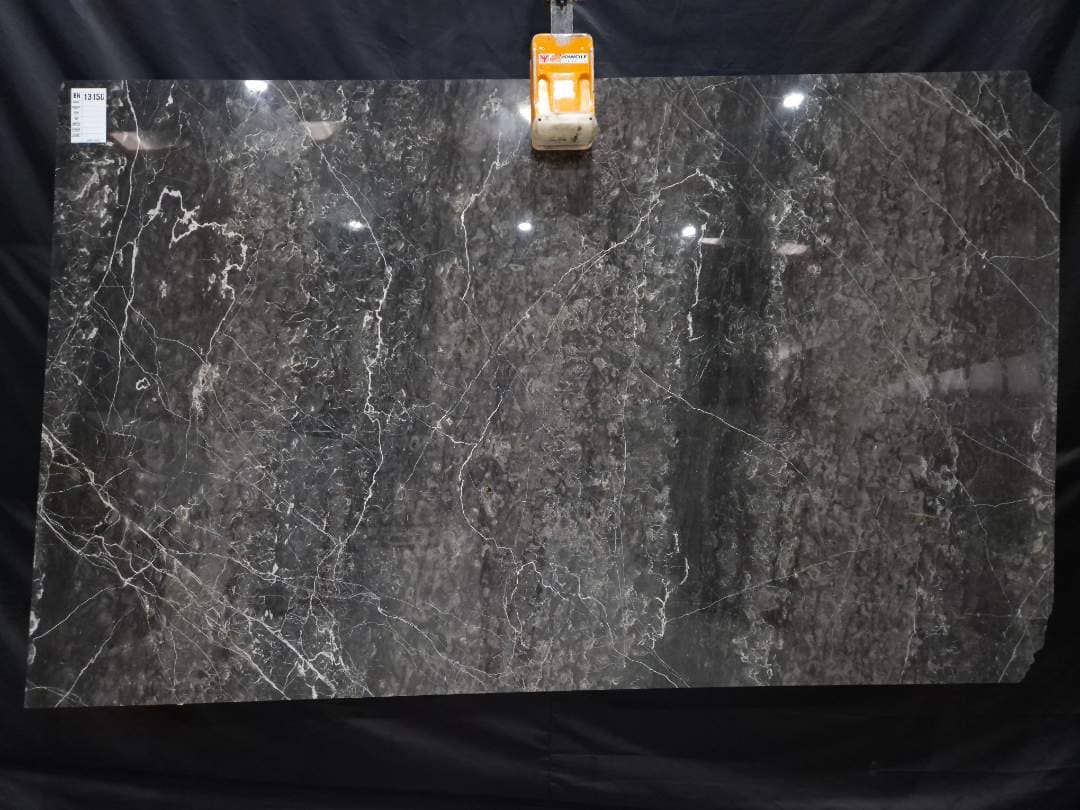 Anatolian Night Polished marble slab in Black