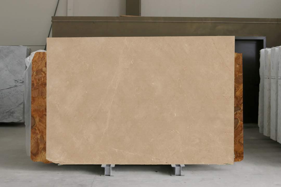 SHANDIAN BEIGE Polished marble slab in Beige